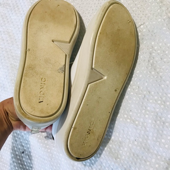 Vionic paisley sneakers - Picture 13 of 14